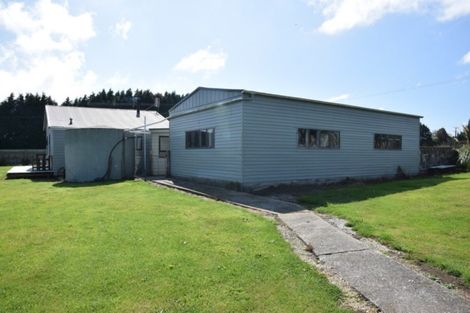 Photo of property in 2 Derby Street, Woodend, Invercargill, 9877