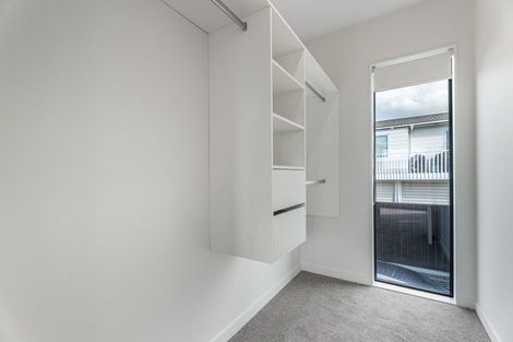 Photo of property in 98e Royal Road, Massey, Auckland, 0614