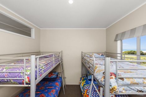 Photo of property in 68 Pourerere Road, Pourerere, Omakere, 4271