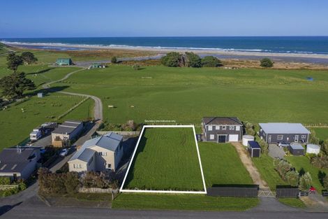 Photo of property in 79 Seaview Road, Herbertville, 4970