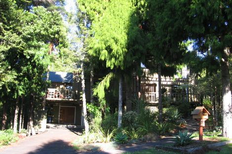 Photo of property in 33 Longfellow Parade, Glen Eden, Auckland, 0604