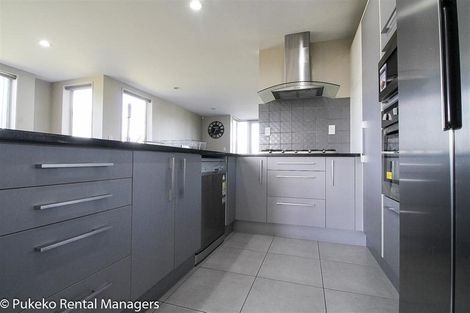 Photo of property in 28 Kuaka Drive, Takanini, 2112