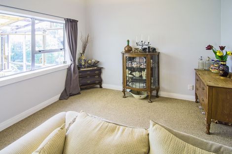 Photo of property in 18 Victoria Street, Carterton, 5713