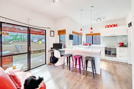 Photo of property in 1/65 Nigel Road, Browns Bay, Auckland, 0630