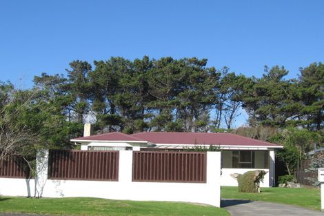 Photo of property in 52 Te Kupe Road, Paraparaumu Beach, Paraparaumu, 5032
