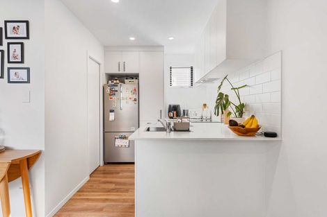 Photo of property in 23 Tokai Place, Glen Eden, Auckland, 0602