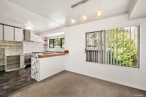 Photo of property in 2/878 East Coast Road, Northcross, Auckland, 0630