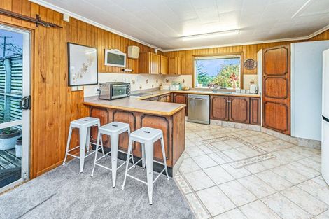 Photo of property in 35 Weraroa Road, Waverley, 4510