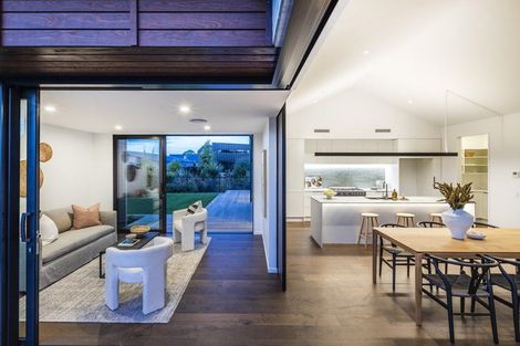 Photo of property in 160 Gardiners Road, Harewood, Christchurch, 8051