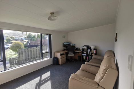 Photo of property in 6 Otira Grove, Kelson, Lower Hutt, 5010