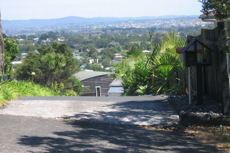 Photo of property in 2/36 Pemberton Avenue, Bayview, Auckland, 0629