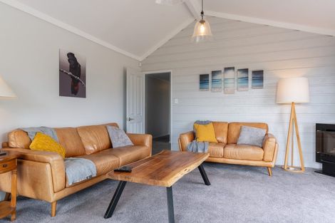 Photo of property in 18 Greyfriars Crescent, Tawa, Wellington, 5028