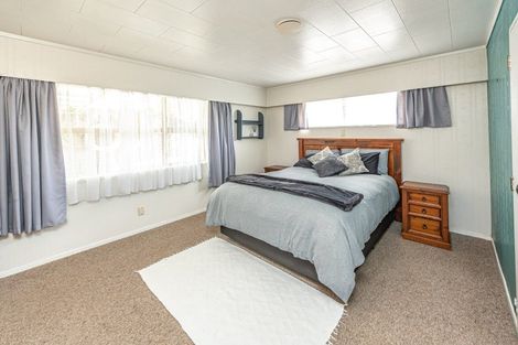 Photo of property in 102 Hinau Street, Castlecliff, Whanganui, 4501