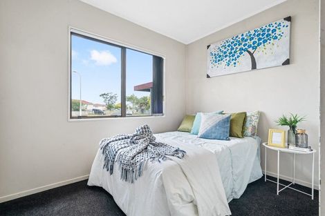 Photo of property in 2/24 Norrie Smith Avenue, Flat Bush, Auckland, 2023