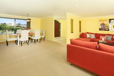 Photo of property in 1 Semillon Avenue, Henderson, Auckland, 0612