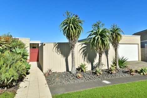 Photo of property in 58 Settlers Grove, Orewa, 0931