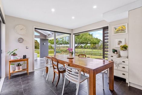 Photo of property in 842 South Head Road, South Head, Helensville, 0874
