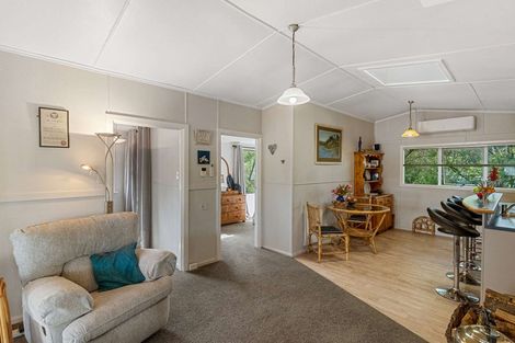 Photo of property in 23 Holton Road, Amberley, 7481