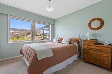 Photo of property in 10 Mountbatten Place, Te Puke, 3119