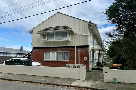 Photo of property in 2/12 Trevethick Grove, Woburn, Lower Hutt, 5010