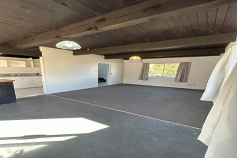 Photo of property in 112 Akaroa Drive, Maupuia, Wellington, 6022