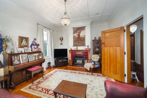 Photo of property in 44 Victoria Street, Carterton, 5713