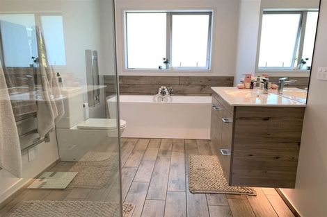 Photo of property in 29 Alderton Drive, Kerikeri, 0230