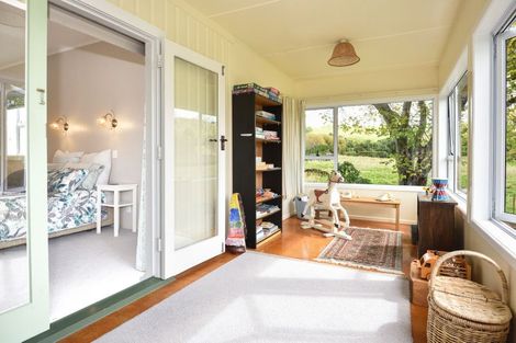 Photo of property in 559 Taurau Valley Road, Muriwai, Manutuke, 4072