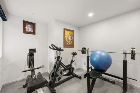 Photo of property in 5 Glentui Grove, Khandallah, Wellington, 6035