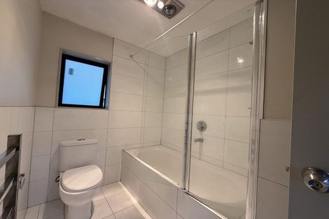 Photo of property in 21 Bangla Place, Massey, Auckland, 0614