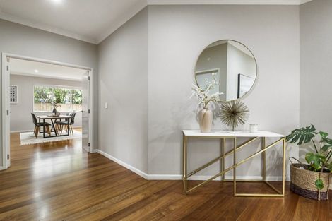 Photo of property in 42 Laurel Oak Drive, Schnapper Rock, Auckland, 0632