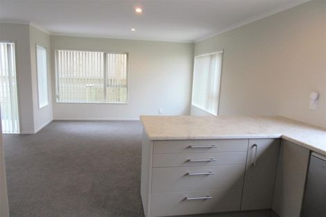 Photo of property in 7 Belize Grove, Grenada Village, Wellington, 6037