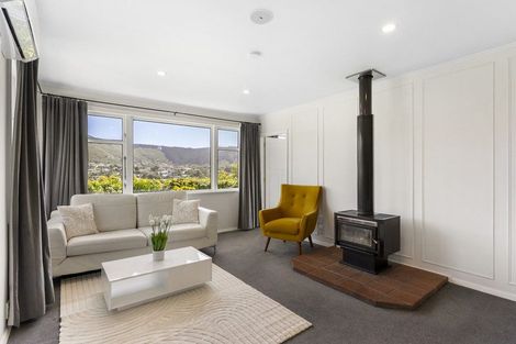 Photo of property in 39 Taylor Terrace, Tawa, Wellington, 5028