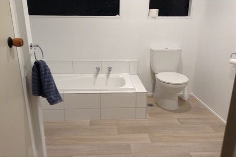 Photo of property in 1a Seagull Place, Whitby, Porirua, 5024