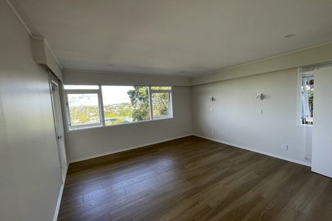 Photo of property in 2/37 Gretel Place, Hillcrest, Auckland, 0627