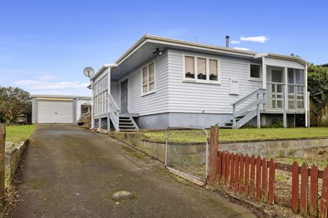 Photo of property in 44 Clifton Drive, Waitara, 4320