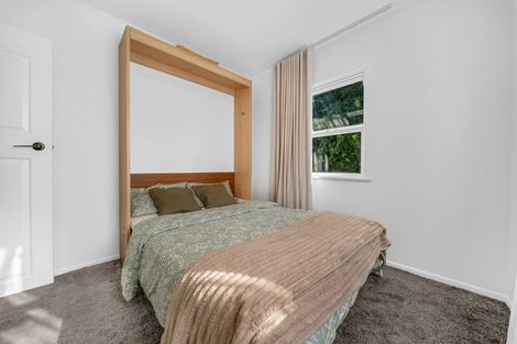 Photo of property in 4 Sunnyside Road, Sunnyvale, Auckland, 0612