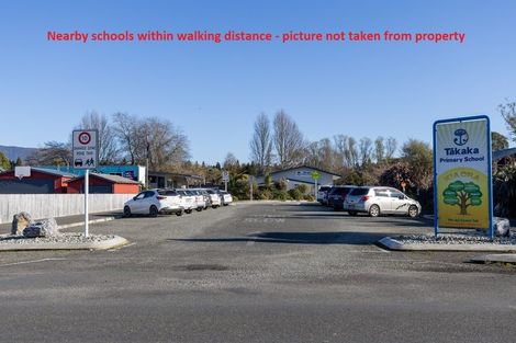 Photo of property in 2 Toiora Place, Takaka, 7110