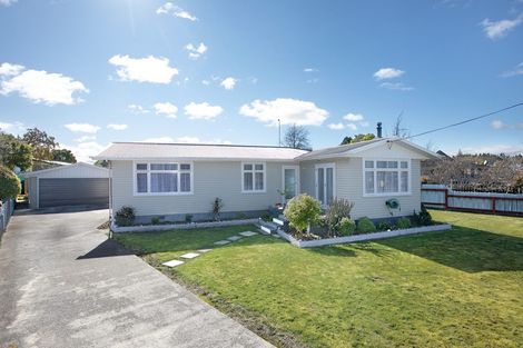 Photo of property in 1 Oaklea Avenue, Marton, 4710