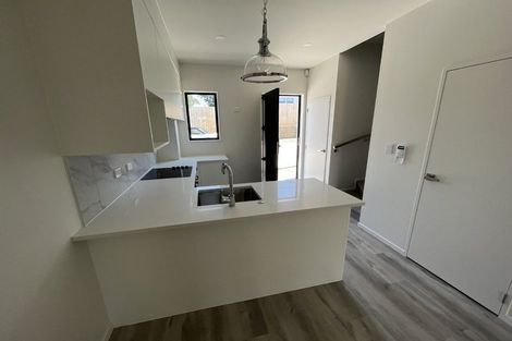 Photo of property in 5/241 Don Buck Road, Massey, Auckland, 0614