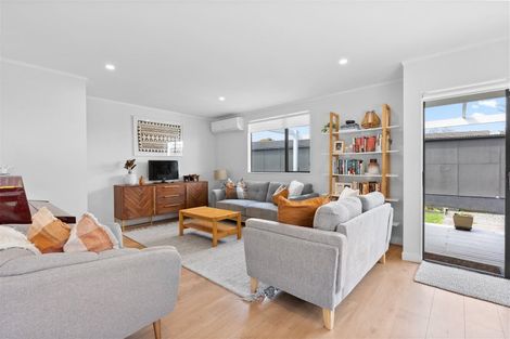 Photo of property in 2/26 Landscape Road, Papatoetoe, Auckland, 2025