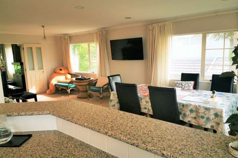 Photo of property in 28 Tyburn Lane, Unsworth Heights, Auckland, 0632