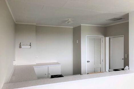 Photo of property in 2/47 Edgecombe Street, Newlands, Wellington, 6037