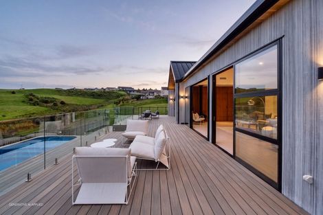 Photo of property in 10 Taha Puke Road, Okura Bush, Silverdale, 0794