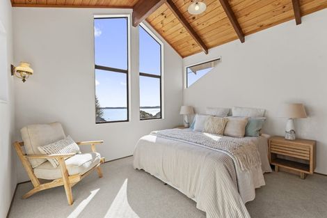 Photo of property in 26 Pacific Parade, Army Bay, Whangaparaoa, 0930