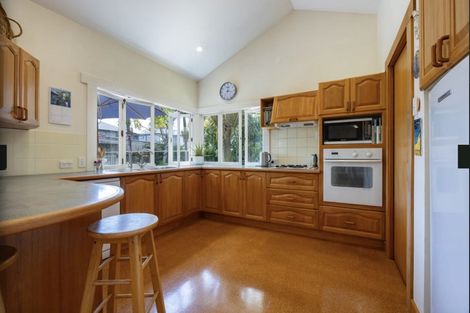 Photo of property in 38 Queensway, Three Kings, Auckland, 1024
