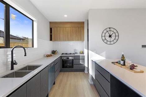 Photo of property in 63 Nobilo Road, Kumeu, 0810