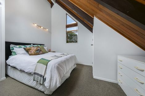 Photo of property in 2/7 Springfield Street, Forrest Hill, Auckland, 0620