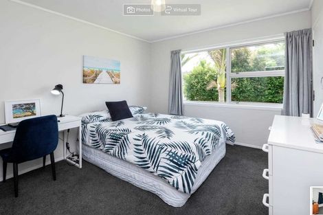 Photo of property in 11 Towra Place, Botany Downs, Auckland, 2010