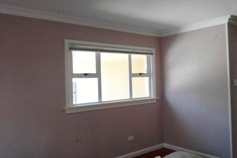 Photo of property in 33 Breakwater Road, Moturoa, New Plymouth, 4310